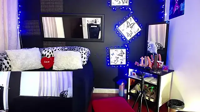 Violetta_afrodit from StripChat is Freechat