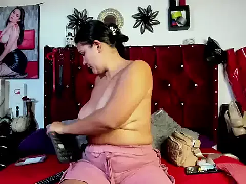 Violettacastello12 from StripChat is Freechat