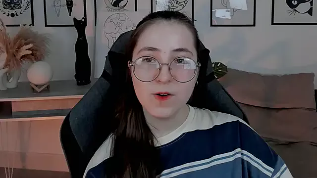 Girls: try live performances with matured performers, from dancing to quirks, in a variety of beautiful sex cams.