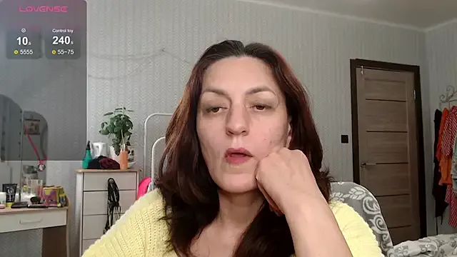 Vivian_Violet_ from StripChat is Freechat