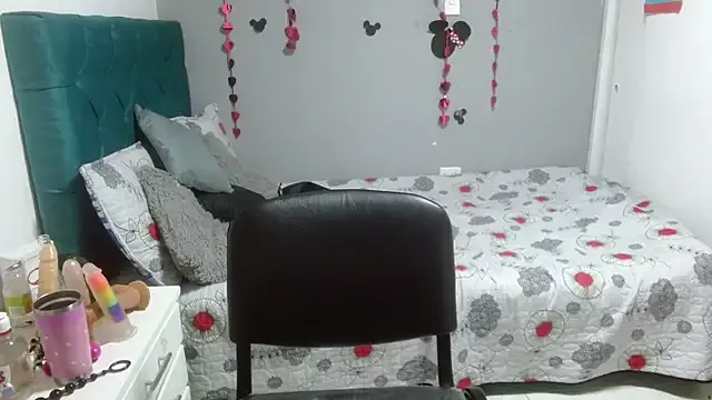 Girls: try live performances with matured performers, from dancing to quirks, in a variety of beautiful sex cams.