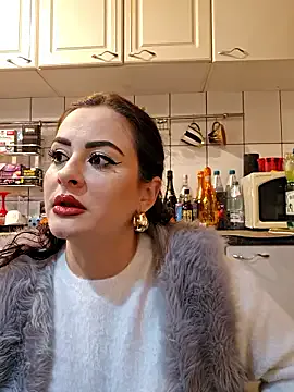 Girls: try live performances with matured performers, from dancing to quirks, in a variety of beautiful sex cams.