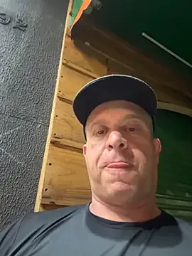 wellingtonmds from StripChat is Freechat