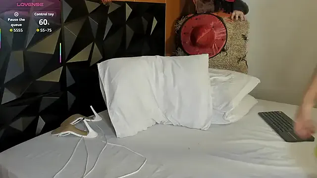 Girls: try live performances with matured performers, from dancing to quirks, in a variety of beautiful sex cams.