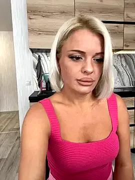 White_Bloom from StripChat is Freechat