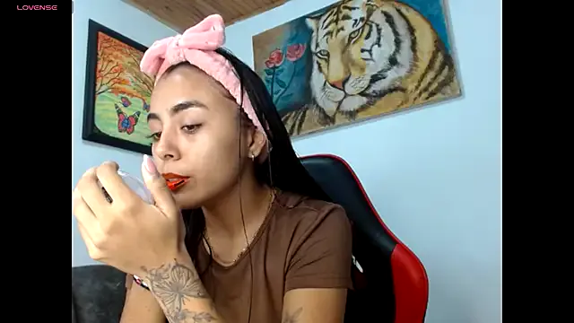 Wild_RoomXxX from StripChat is Freechat