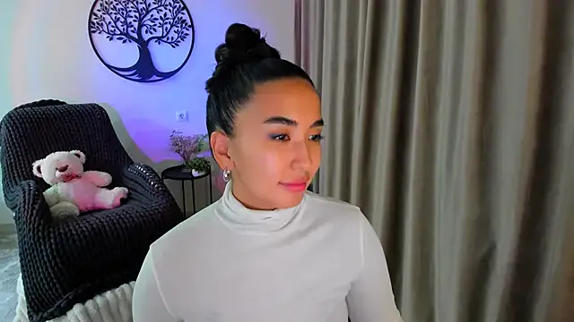 worldofkim from StripChat is Freechat