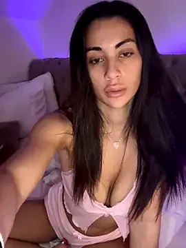 Girls: try live performances with matured performers, from dancing to quirks, in a variety of beautiful sex cams.