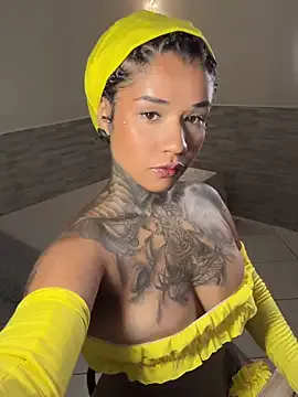 xbigpeach from StripChat is Freechat