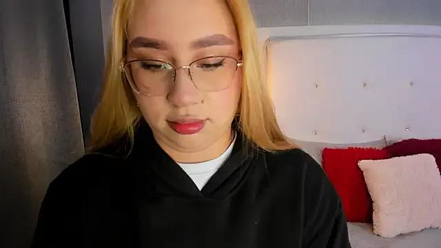 ximenanoah from StripChat is Freechat