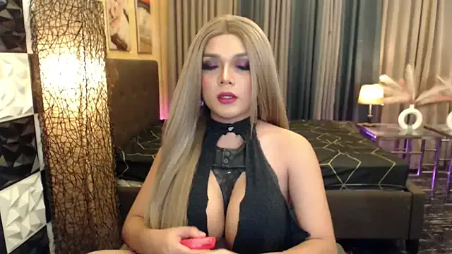 XJuicyCockTransX from StripChat is Freechat