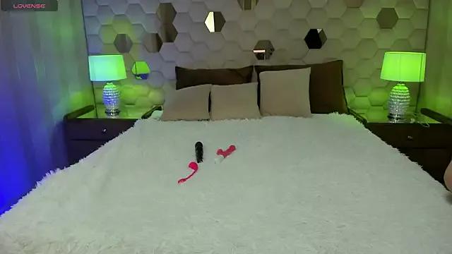 Girls: try live performances with matured performers, from dancing to quirks, in a variety of beautiful sex cams.