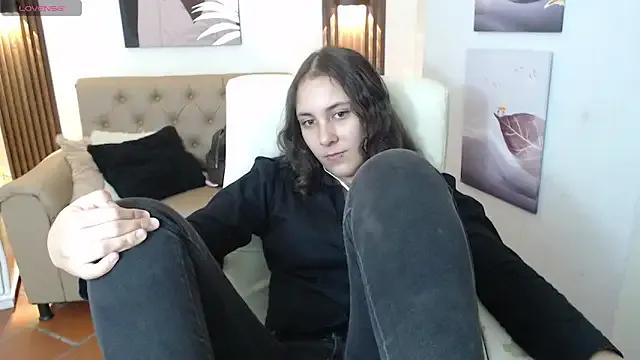 xlunna from StripChat is Freechat
