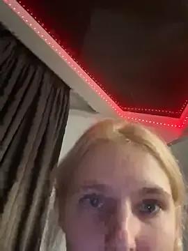XMelissaX from StripChat is Freechat