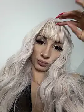 xo_milarose from StripChat is Freechat