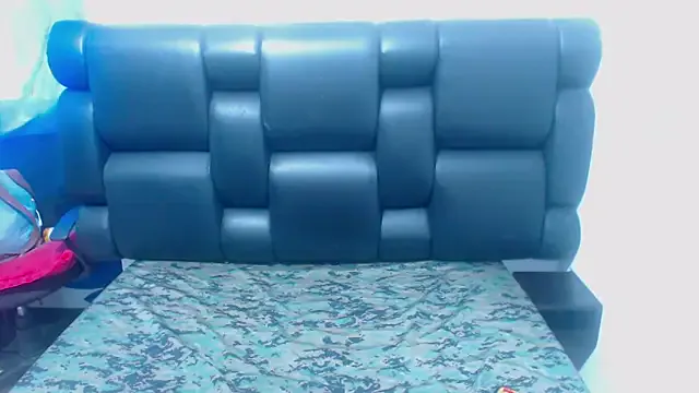 XxMiaSexxyHotxX from StripChat