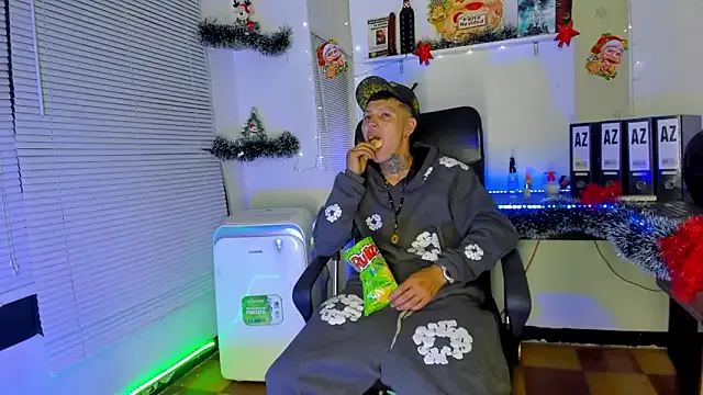 xxxTerrysxxx from StripChat is Freechat