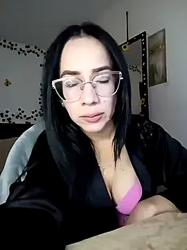 YaraDuartee from StripChat is Freechat