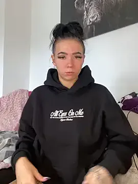 YoungZoexx from StripChat is Freechat