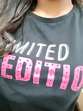 YOUR-SANA from StripChat is Freechat