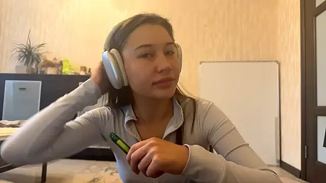 YourCoreanmiracle from StripChat is Freechat