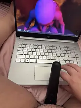 yourcutesarah from StripChat is Freechat