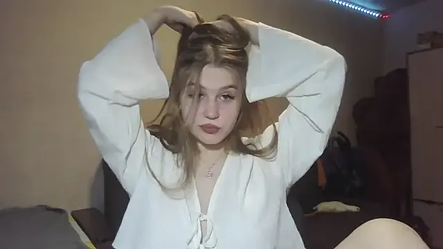 yourhoney_Lola_ from StripChat is Freechat