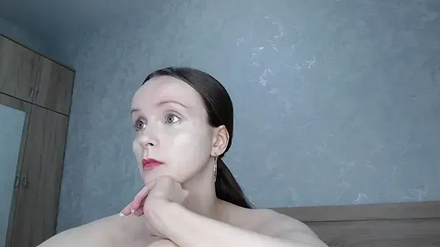 Yourplayfulspark from StripChat is Freechat