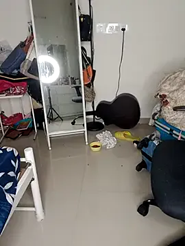 Yours-SAMAIRA from StripChat is Freechat