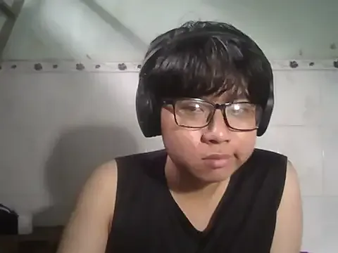 yours_c from StripChat is Freechat