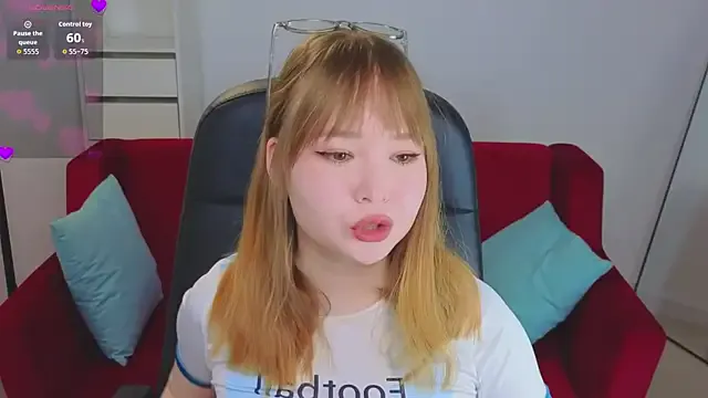 Girls: try live performances with matured performers, from dancing to quirks, in a variety of beautiful sex cams.