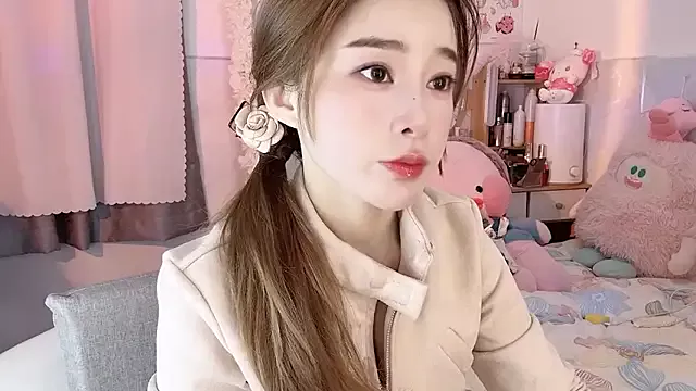 Yoyo_520 from StripChat