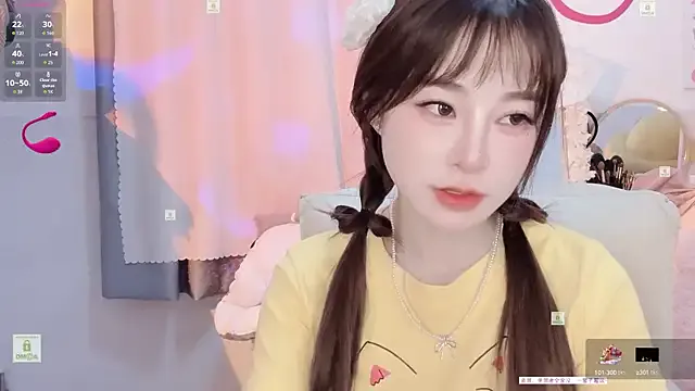 Yoyo_520 from StripChat