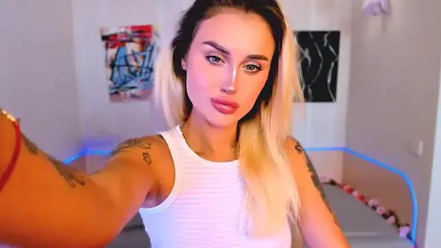 YrRina from StripChat is Freechat