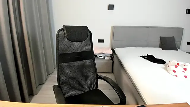 Yunamini from StripChat is Freechat