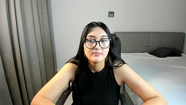 Yunamini from StripChat is Freechat