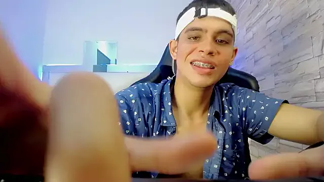 Zacariasss_ from StripChat