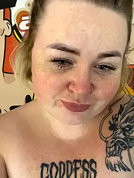 ZaraReignn from StripChat