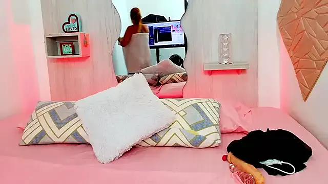 ZaraRousse from StripChat
