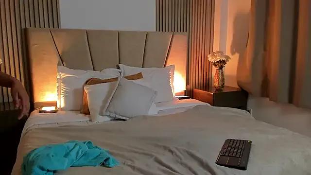 Zaray_Whitmore from StripChat is Freechat