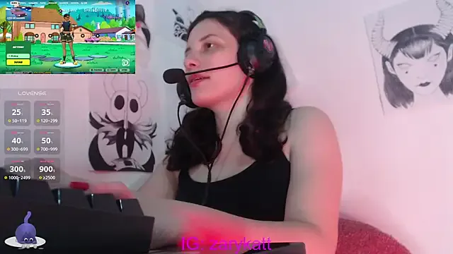 ZaryKatt from StripChat is Freechat