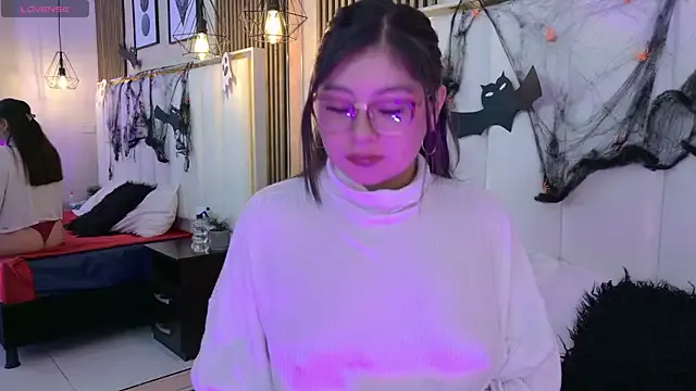 ZeleneJones from StripChat is Freechat