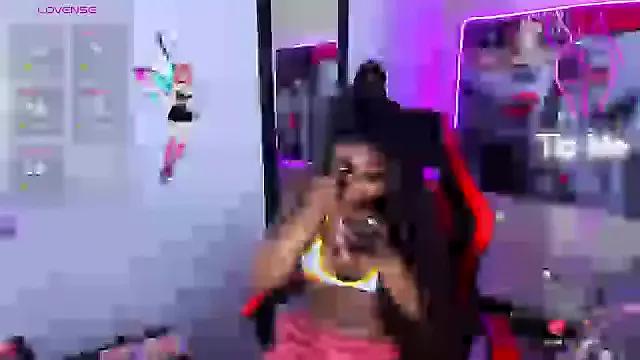 Girls: try live performances with matured performers, from dancing to quirks, in a variety of beautiful sex cams.