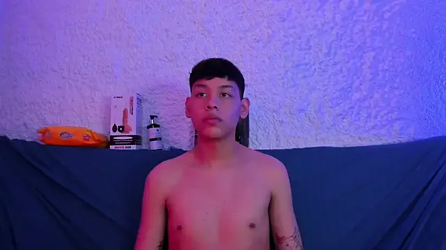 zeus_blaze from StripChat is Freechat