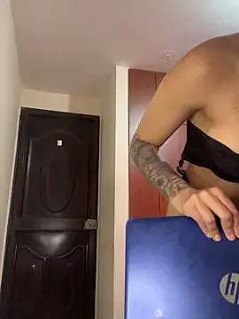 zoeejones from StripChat is Freechat