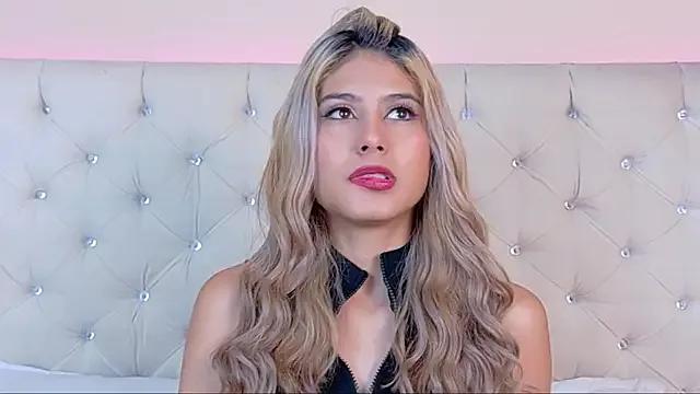 ZoehAngel from StripChat is Freechat