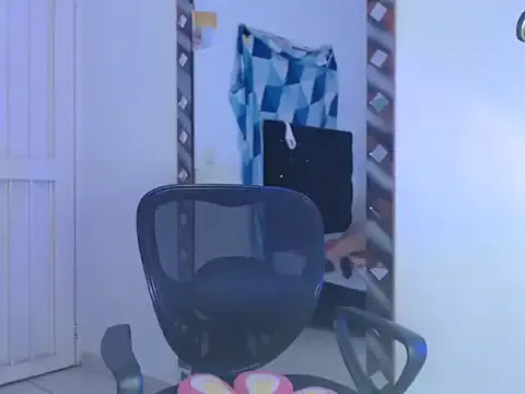 zoelittle3 from StripChat is Freechat