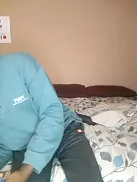 Zura_Sonsu from StripChat is Freechat