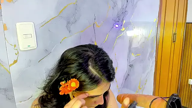 Zyle_boobs from StripChat