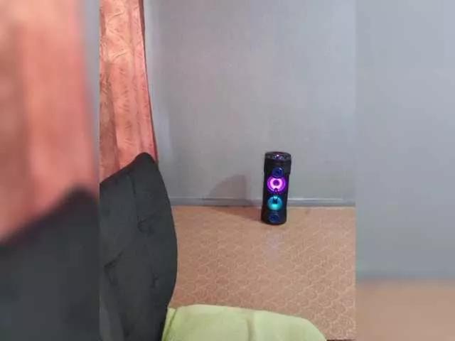 --ALEKSA- from BongaCams